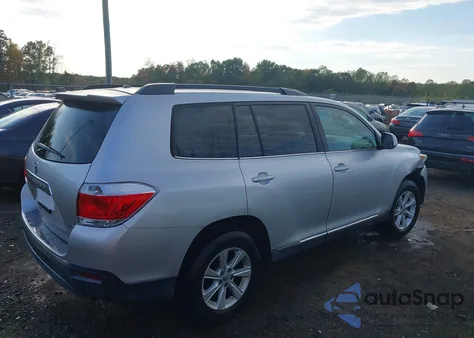 2011 Toyota Highlander Se V6 z USA, uszkodzony, nr VIN 5TDBK3EH6BS044846